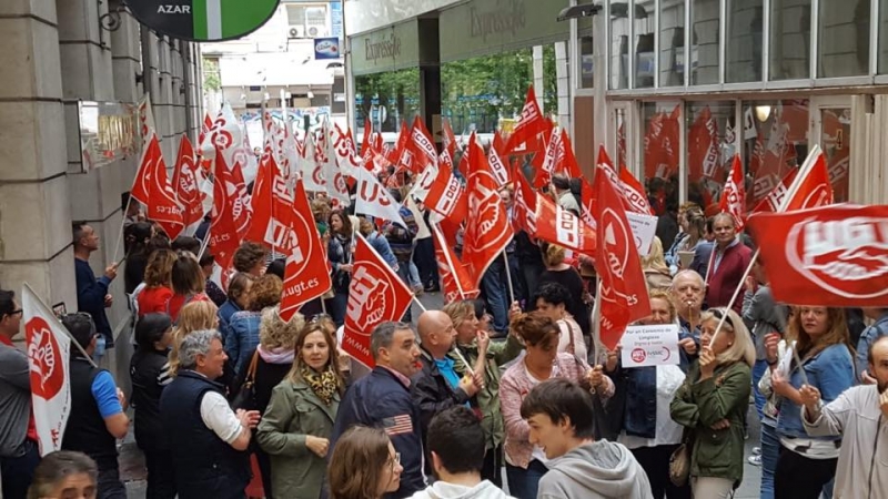 Multitudinaria protesta de trabajadores de la limpieza en el ORECLA en defensa de un nuevo convenio